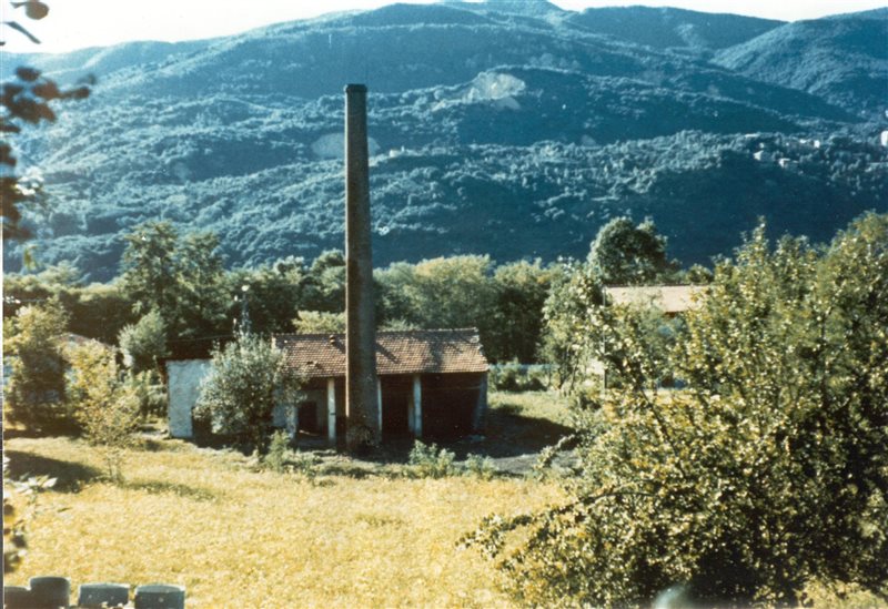 Monte San Giorgio. Impianto per la produzione di Ittiolo a Besano.