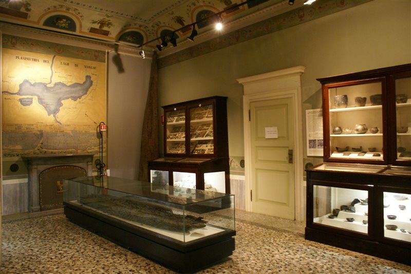 La sala del Collezionismo preistorico del Museo P. Giovio di Como