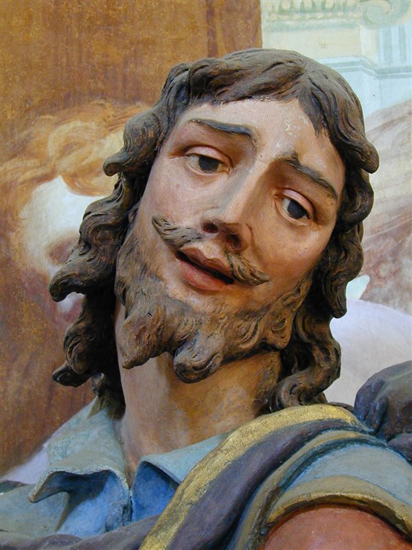 Ossuccio,Santuario Madonna del Soccorso. Particolari delle sculture di Agostino Selva della V cappella, Disputa di Gesù con i Dottori del Tempio.