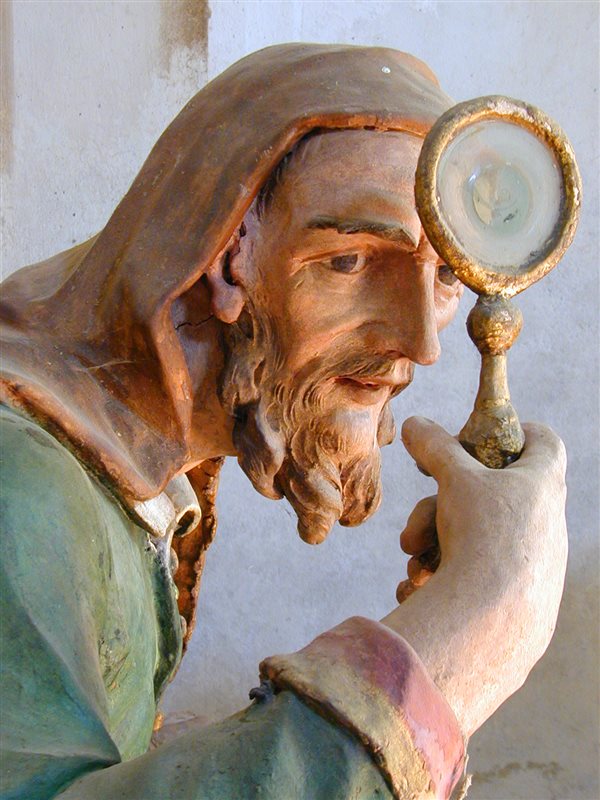 Ossuccio,Santuario Madonna del Soccorso. Particolari delle sculture di Agostino Selva della V cappella, Disputa di Gesù con i Dottori del Tempio.