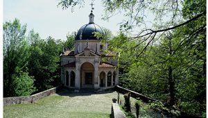 Sacro Monte di Varese. Particolare della Via Sacra.